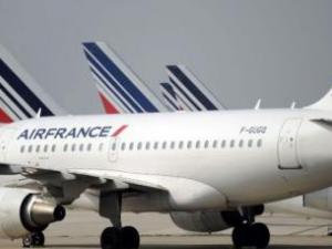 Bajaron a un marroquí de un avión de Air France por mirar un video en árabe
